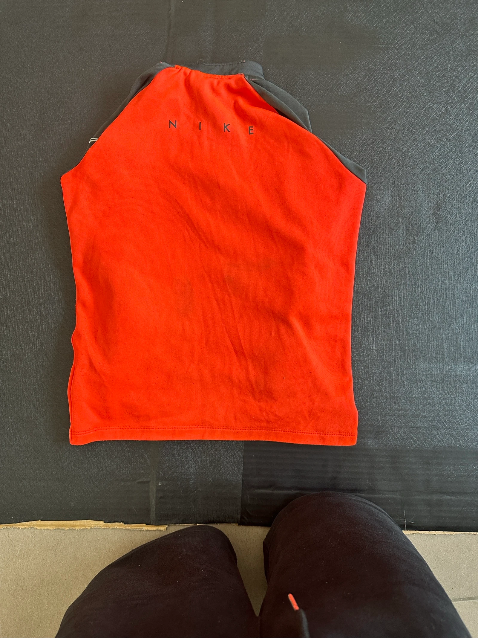 Camiseta térmica/deportiva Nike de manga longa – Vermelho e preto tamanho P – photo 2
